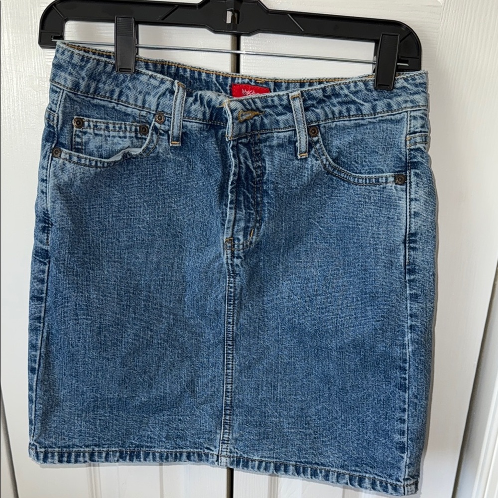 5 for $25. Classic Blue Denim Skirt. Size 7 but waist has been taken in a little